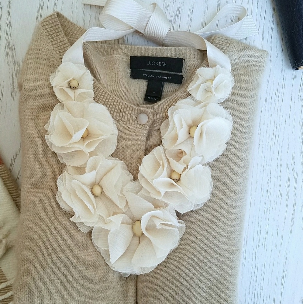 NWOT handmade floral collar necklace